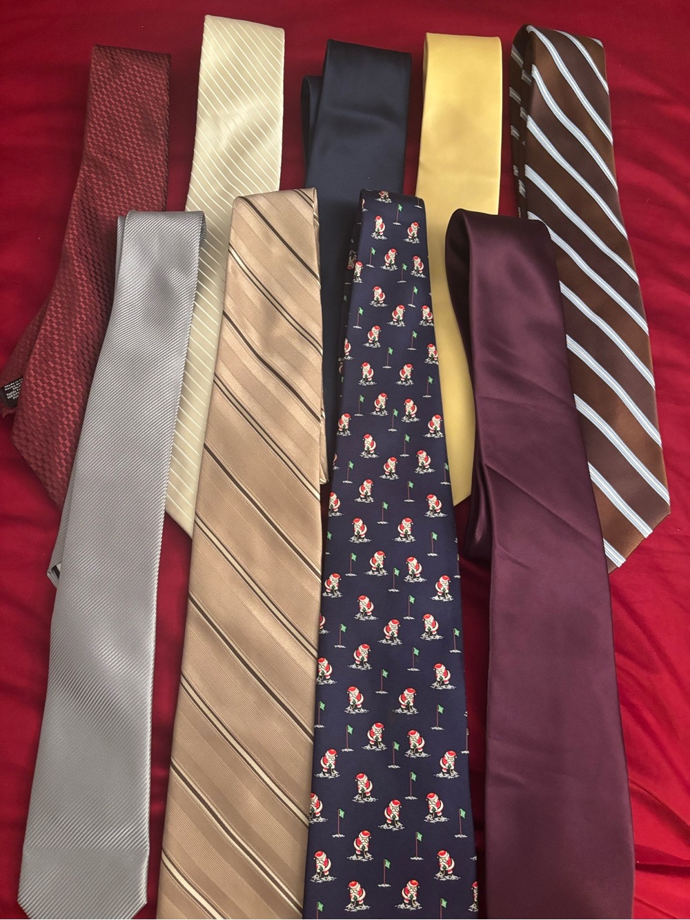 Bundle of 9 Men's Ties - VarBundle of  9Men's Ties - Various Colors and Patterns
